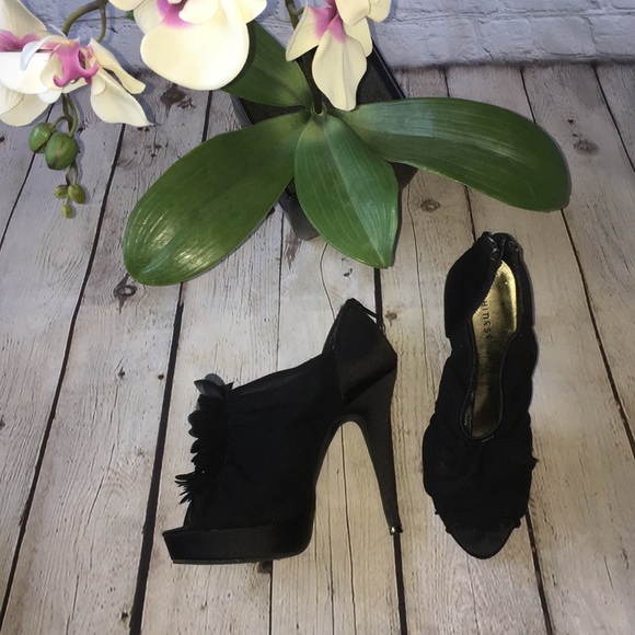 Chinese Laundry Shoes - Chinese laundry black satin heels with ruffles